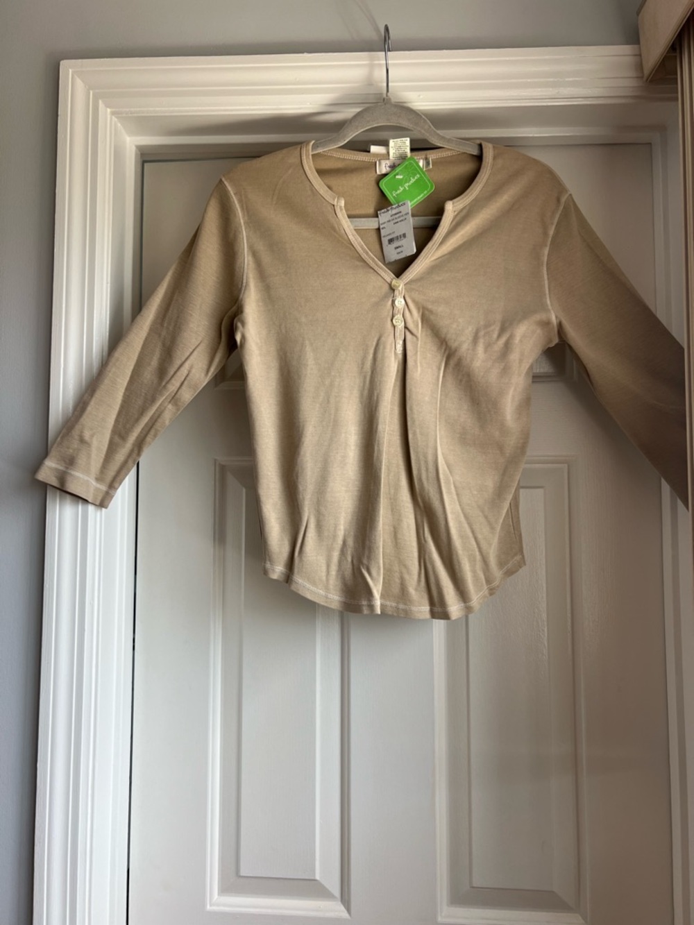Fresh Produce women’s top shirt baby rib 3/4 sleeve Henley Sand Dollar Sz S NWT